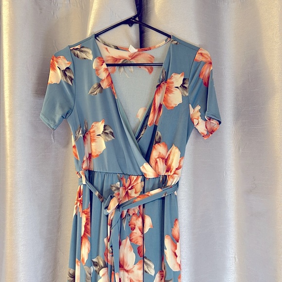 Pinkblush Maternity Floral Wrap V-Neck Dress - Picture 2 of 4